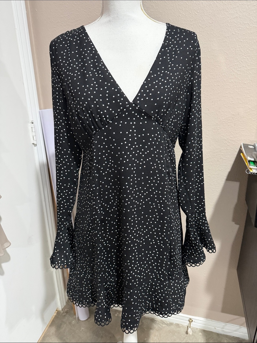 Le Lis Black Polka Dot V-Neck Long Sleeve Dress - S/M